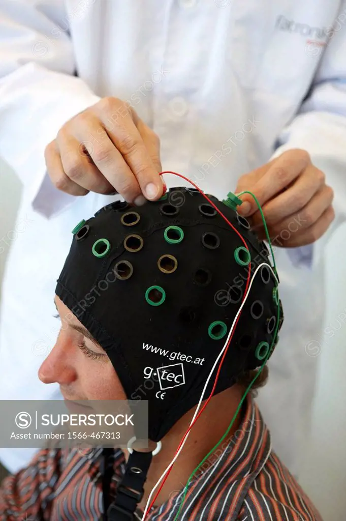 Testing a BCI (Brain-Computer Interface) developed by Health and Quality of life Unit researchers, FIK technology research program for aged and disabl...