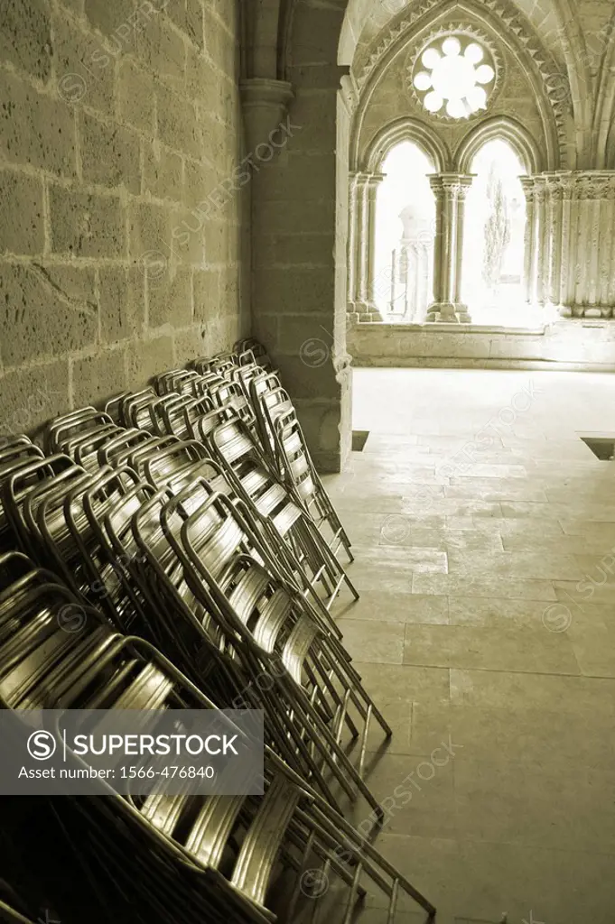 Chairs for an event in the cloister of the Monastery of Rueda