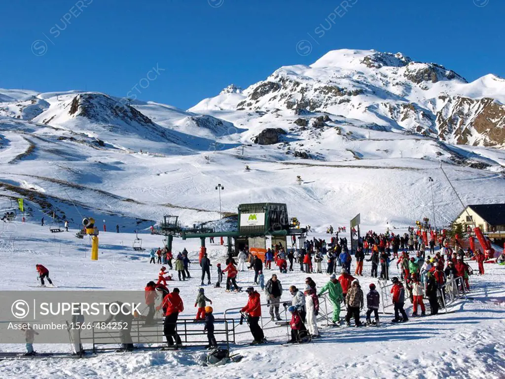 Vista general de la estacion de esqui de Formigal
