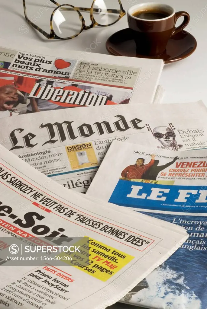 Newspapers. Journaux.