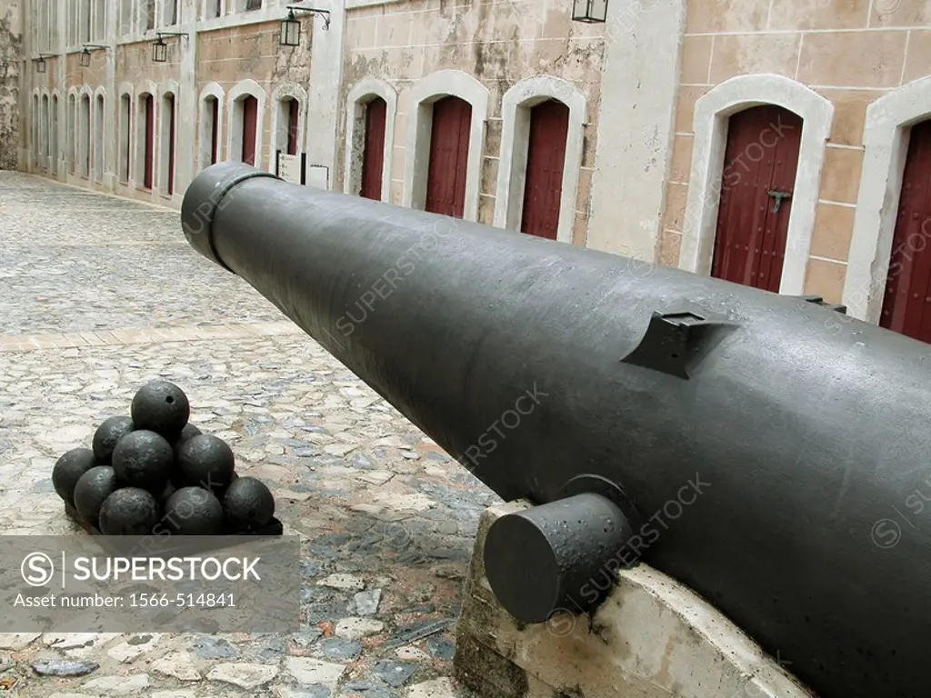 Cannon. El Morro fortess. Havana, Cuba