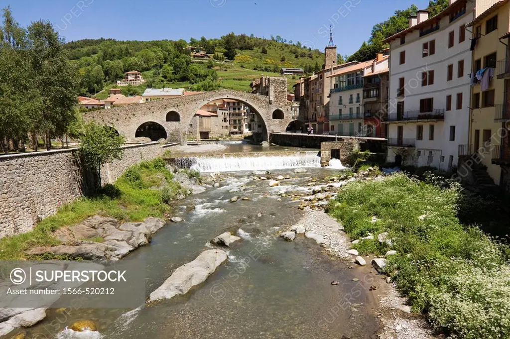 Pont Nou. Siglo XII. Rio Ter. Camprodón, Ripollés, Girona, Catalunya, España.