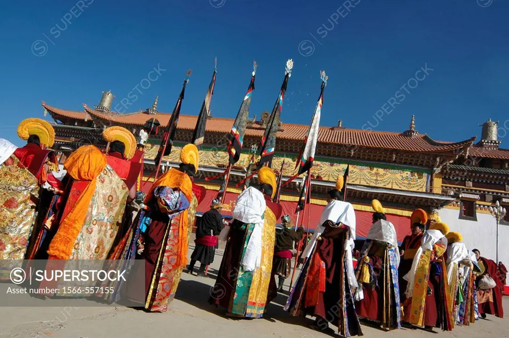 Gelug (Yellow Hat sect) ceremony, Gerdeng Tibetan Monastery in Aba, Sichuan, China