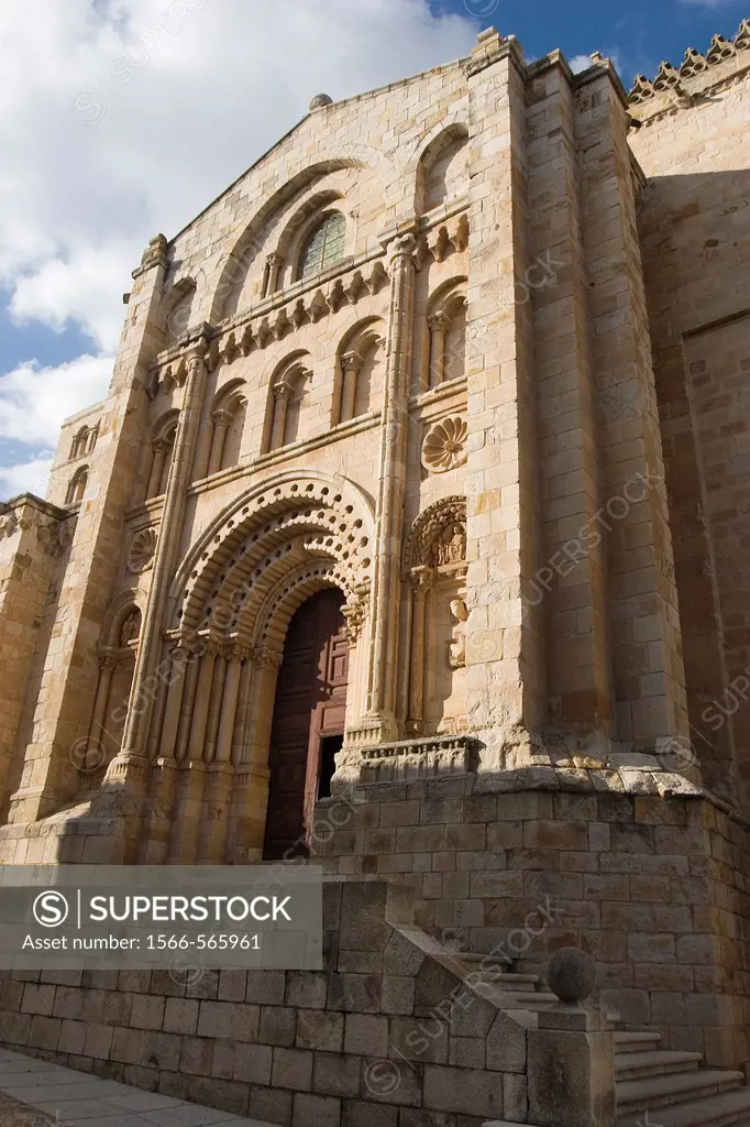 Bishop Door, Savior Cathedral, Zamora, Castilla y Leon, Spain
