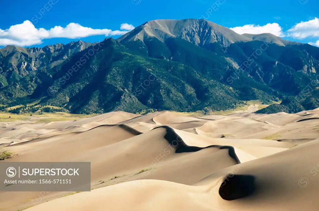 Dunes and Sangre de Christo mountains in Great Sand Dunes National Park, Colorado, USA