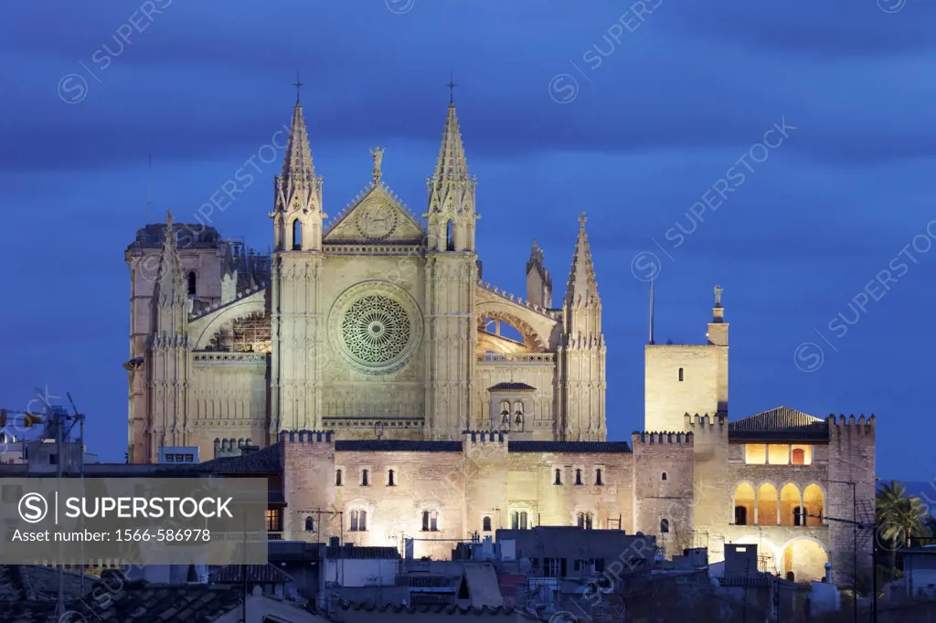 Cathedral of Palma at dusk, Majorca, Spain