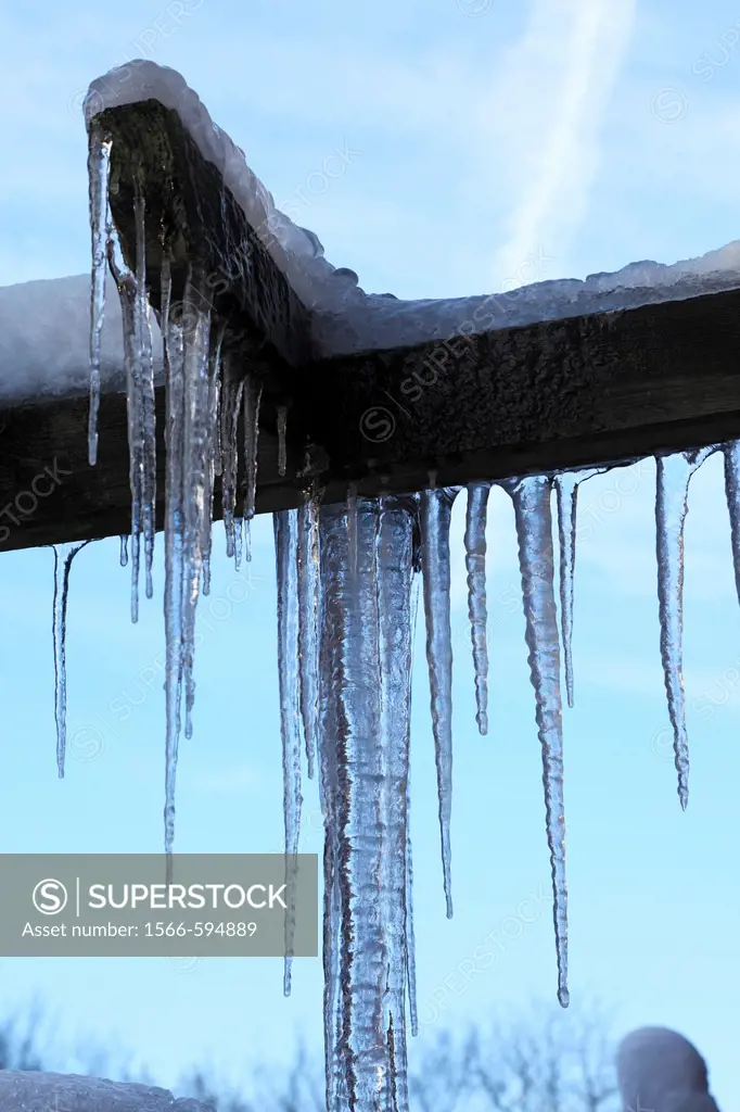 weather, severe winter, coldness, ice, icicles, accident risk, Oberhausen, Oberhausen-Sterkrade, Lower Rhine, Ruhr area, North Rhine-Westphalia, NRW