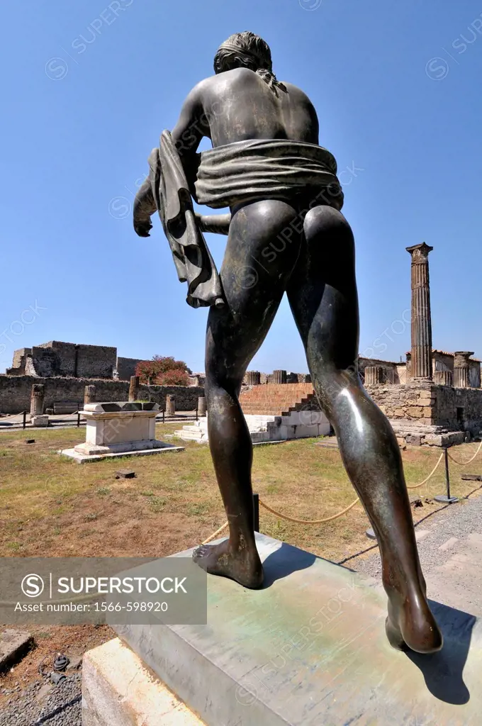Pompeii, Roman ruins, Apollo statue. Roman town buried in AD 79 by ash flows from Vesuvius volcano. UNESCO world heritage site. Province of Naples in ...