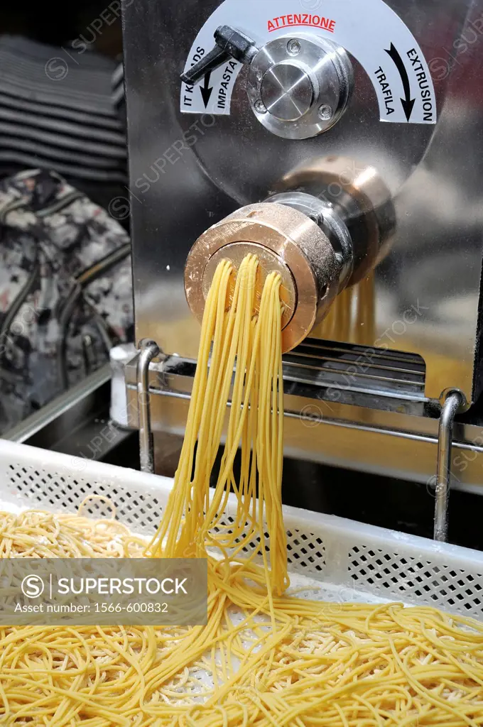 Making Fresh spaghetti
