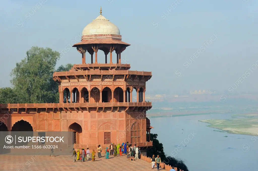 India, Uttar Pradesh, Agra, World Heritage Site, Taj Mahal complex, Kiosk overlooking the Yamuna