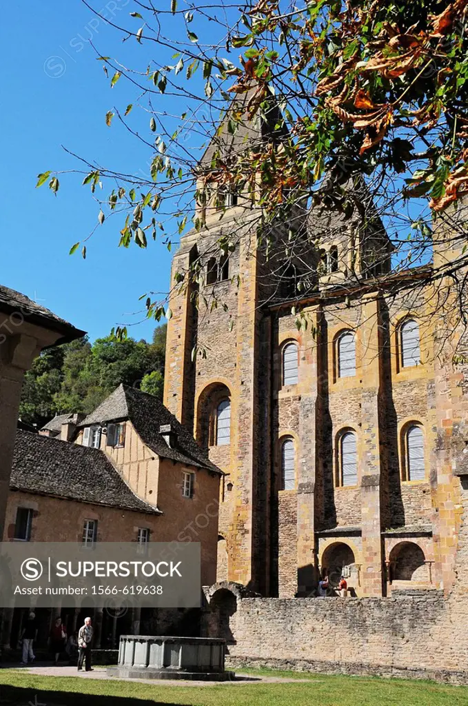 Sainte-Foy abbey church, Conques, Aveyron, Midi-Pyrenees, France