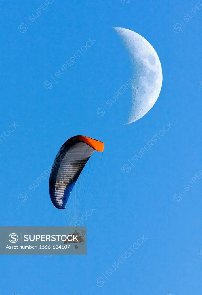 Paramotor and moon, sport, risk