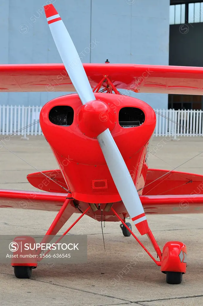 Acrobatic biplane
