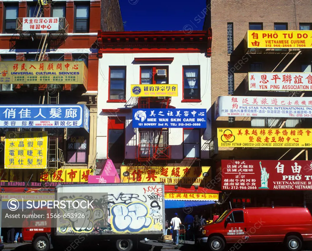 Street Scene, Shops, Chinatown, Bowery, Manhattan, New York, Usa.