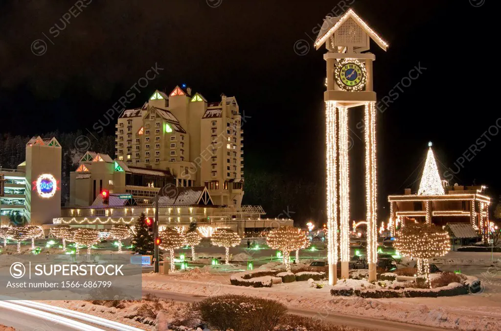 Coeur d´ Alene, Coeur d´ Alene Resort with holiday lights in the city of Coeur d´ Alene in northen Idaho