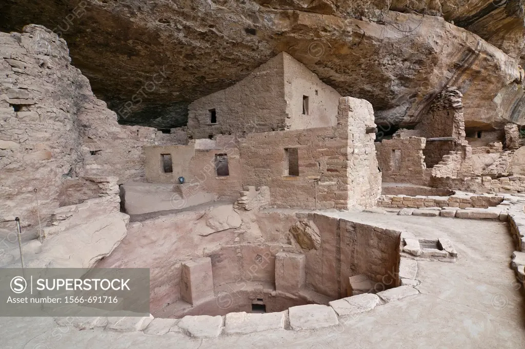 Spruce Tree House, a cliff dwelling of the Ancestral Puebloans American Indians, about 1250 years old, Mesa Verde National Park, UNESCO World Heritage...