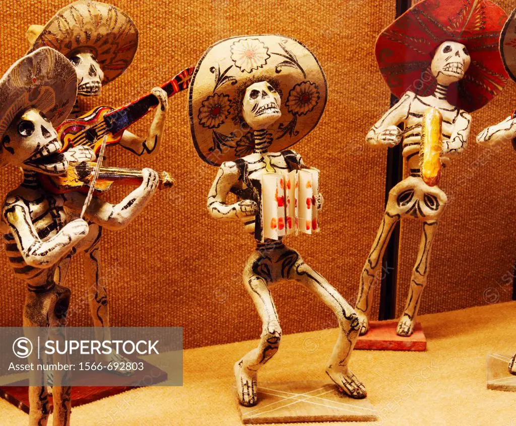 Mexican skeleton dolls depicting ´Dia de Los Muertos´ Day of the Dead celebrations