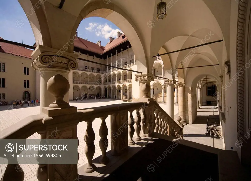 Poland, Krakow, Wawel Royal Castle, courtyard