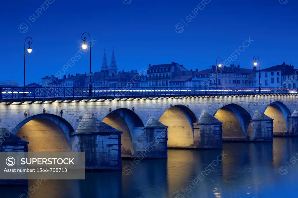 France, Saone-et-Loire Department, Burgundy Region, Maconnais Area, Macon, Pont St-Laurent bridge, evening