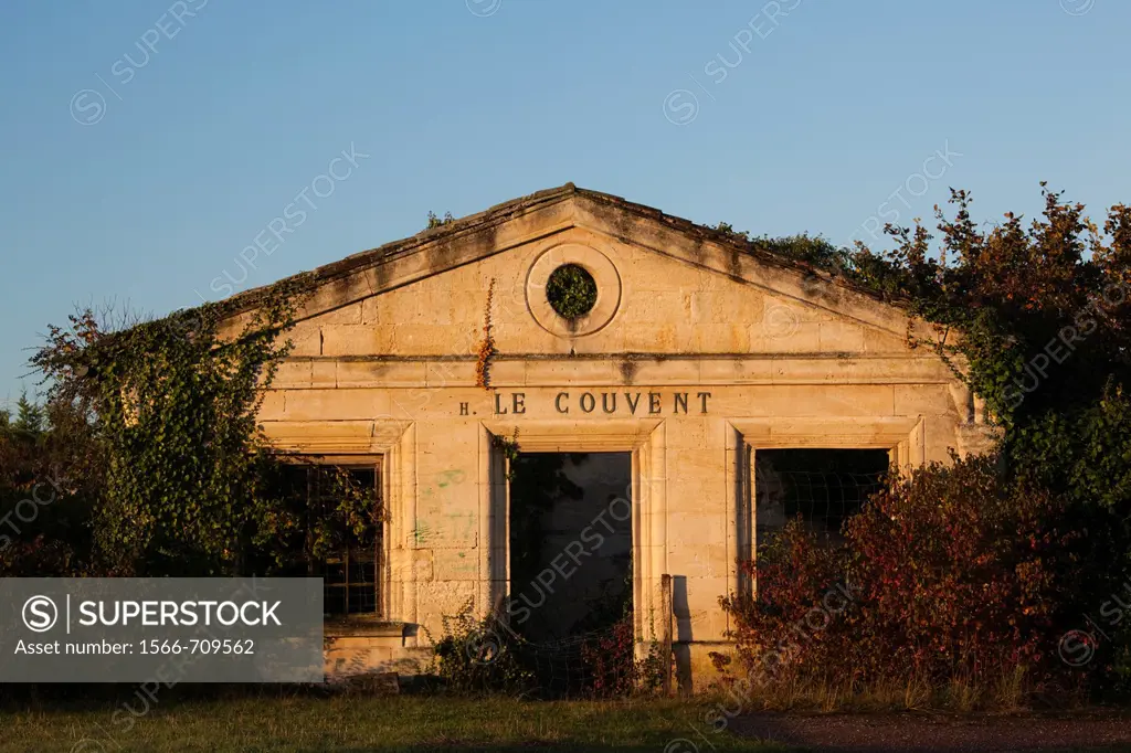 France, Aquitaine Region, Gironde Department, St-Emilion, wine town, ruins of Le Couvent