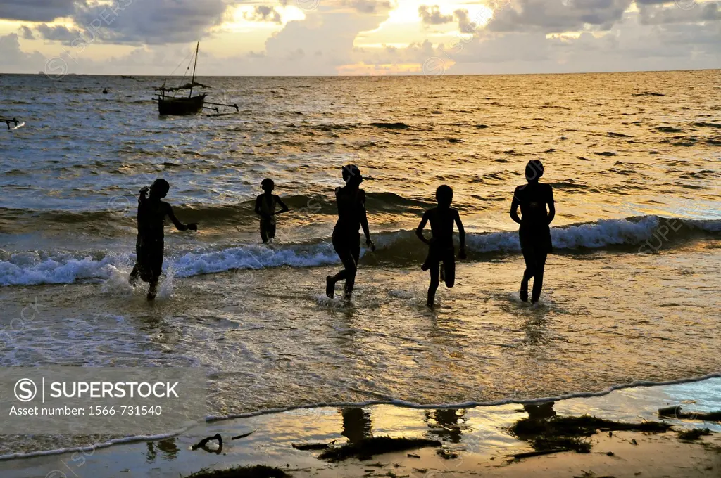 Africa, Madagascar, Nosy Be, the evening at the seaside