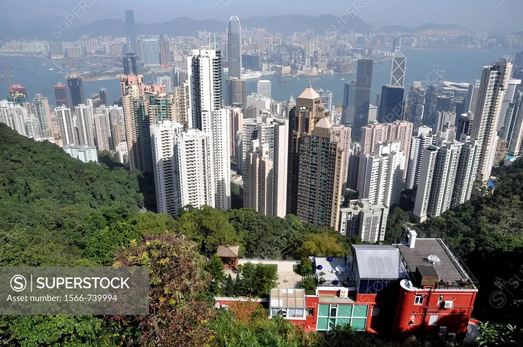 Hong Kong: view of the city and of Victoria Harbour from Victoria Peak
