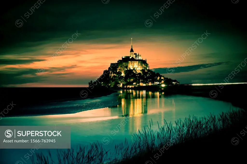 St Michael´s Mount and its Bay at sunset, Manche Department, Basse-Normandie region, Normandy, France, Europe