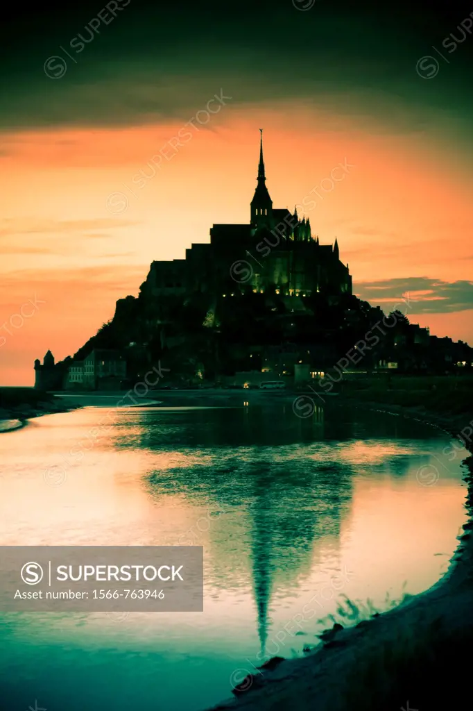 St Michael´s Mount and its Bay at sunset, Manche Department, Basse-Normandie region, Normandy, France, Europe