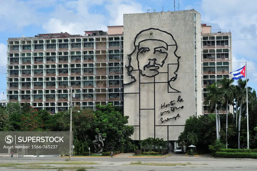 Havana  Cuba  Image of Che Guevara on the Ministry of the Interior building, Plaza de la Revolucion