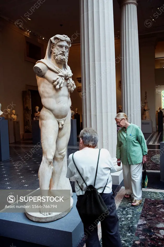 The MET, Metropolitan Museum of Art  Greek and Roman galleries,New York City, USA