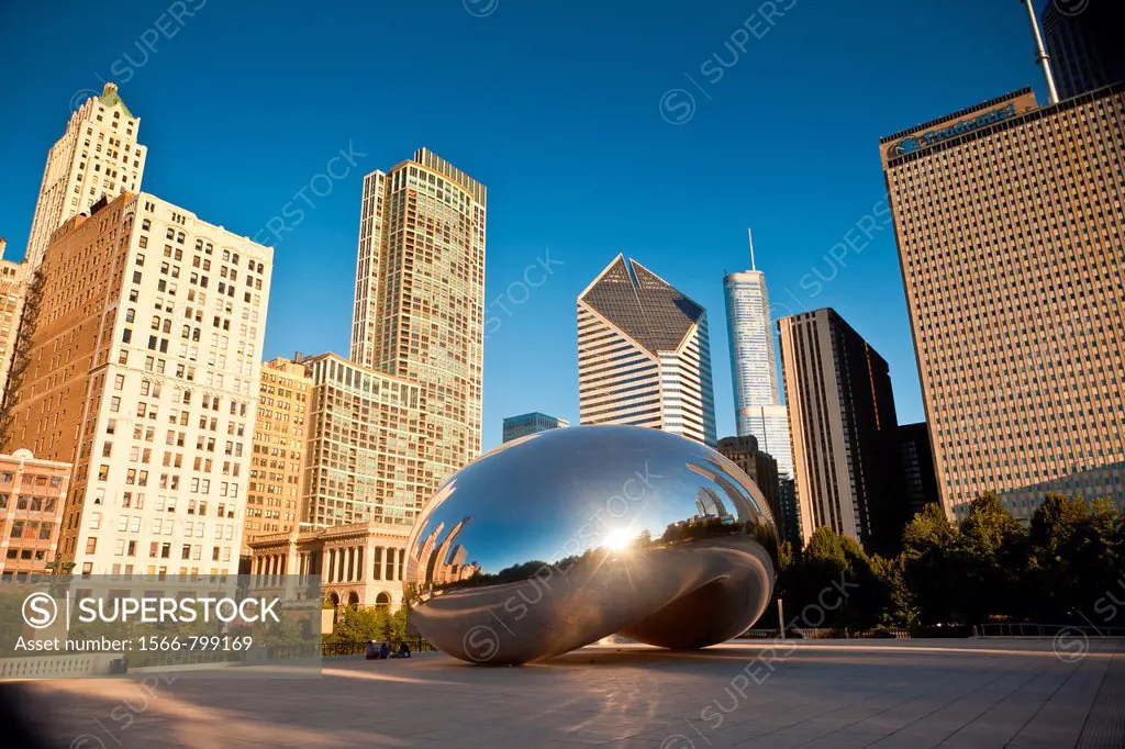 Cloud Gate also knows as the Chicago Bean in Millennium Park in Chicago, IL, USA  The work is the creation of artist Anish Kapoor