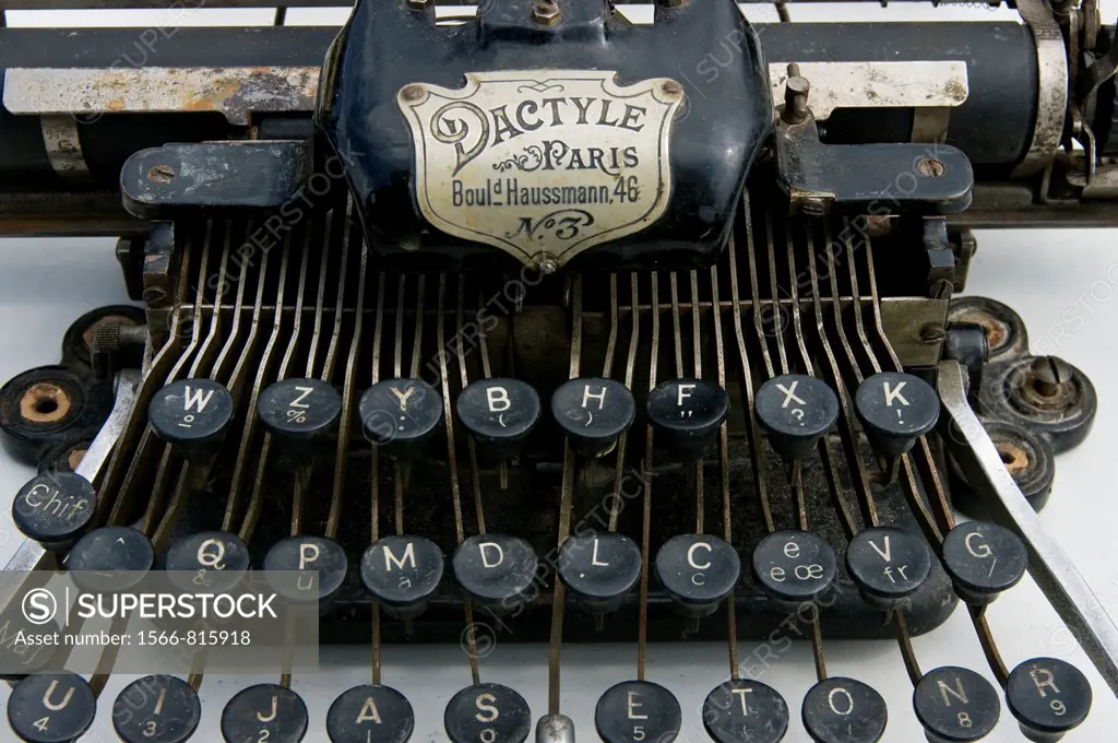 Antique typewriter.