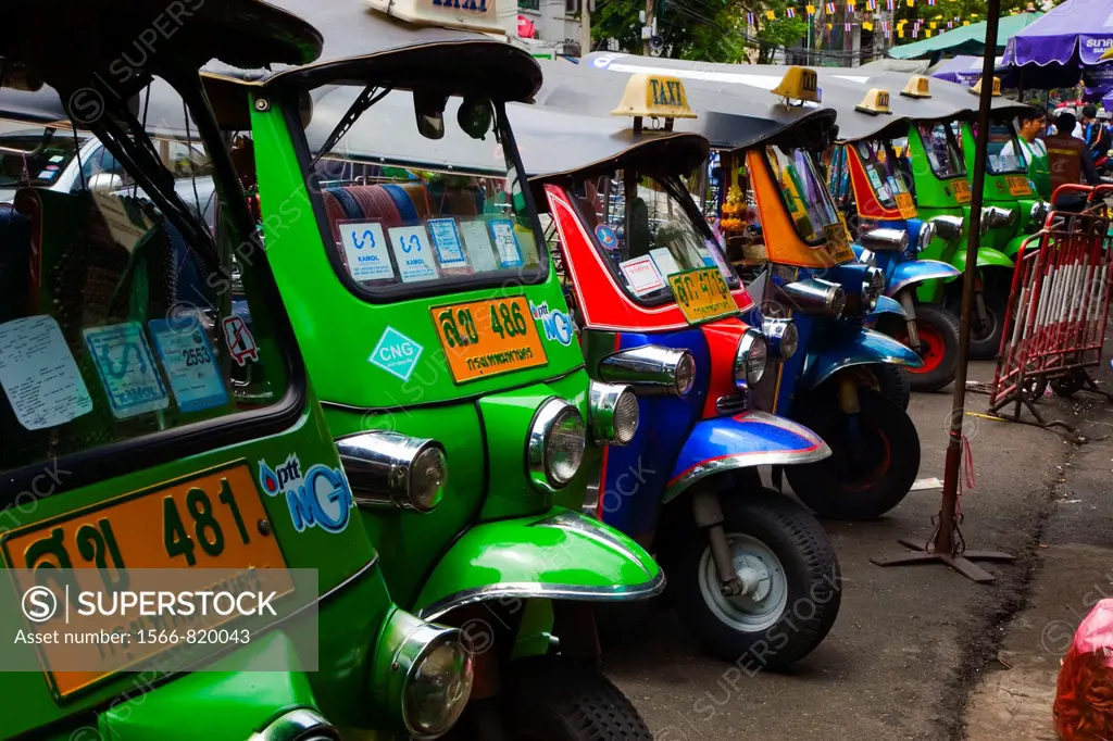Traffic in Bangkok, Tuk Tuk o Rickshaw, Thailand, Southeast Asia.