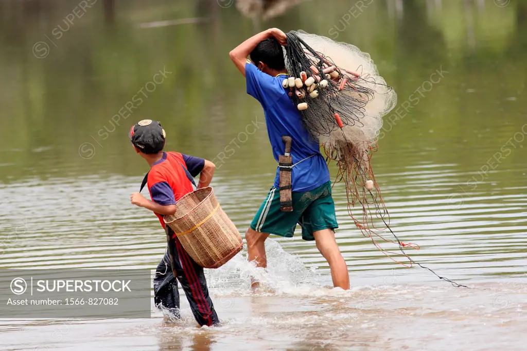 Net fishing, Pueh village, Lundu Division, Sarawak, Malaysia, Borneo