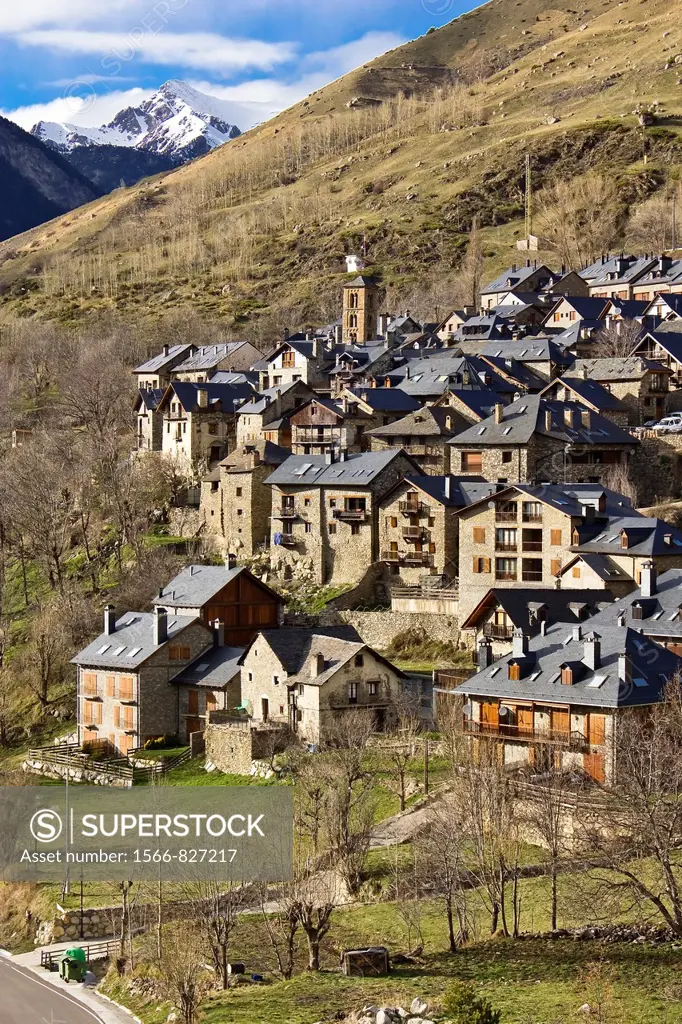 Boi village with the steeple of the Church of Santa Maria and slate roofs typical - Taüll - Vall de Boi - Pyrenees - Lleida Province - Catalonia - Cat...