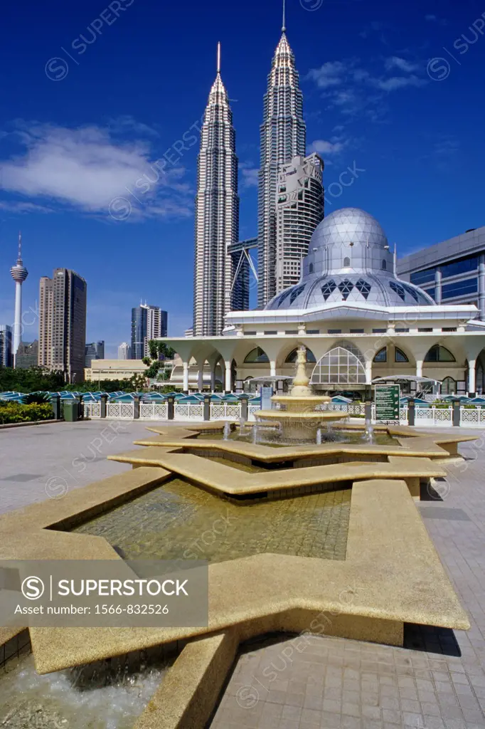 Malaysia Kuala Lumpur Petronas Towers Asy Syakirin Mosque.