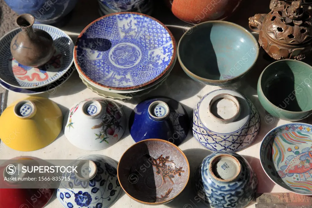 Pottery, Insadong, Insadong is famous for its handicrafts, Seoul, South Korea, Asia