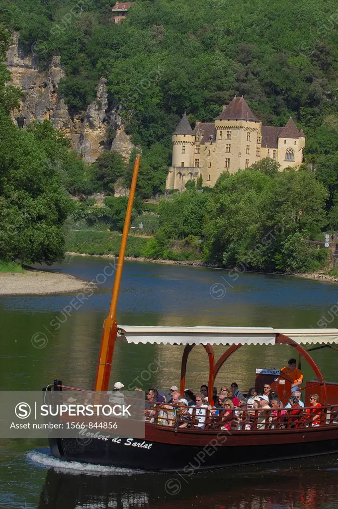 La Roque Gageac, Malartrie Castle, Perigord, River Dordogne, Dordogne River, Tourist boat, gabare boat, Tour boats, Dordogne valley, Perigord Noir, Aq...