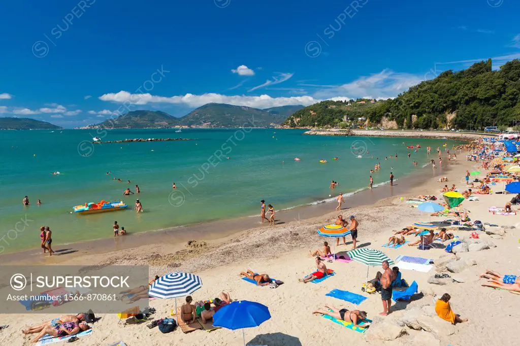 Tourists on the beach, Lerici, Province of La Spezia, Liguria, Italy, Europe