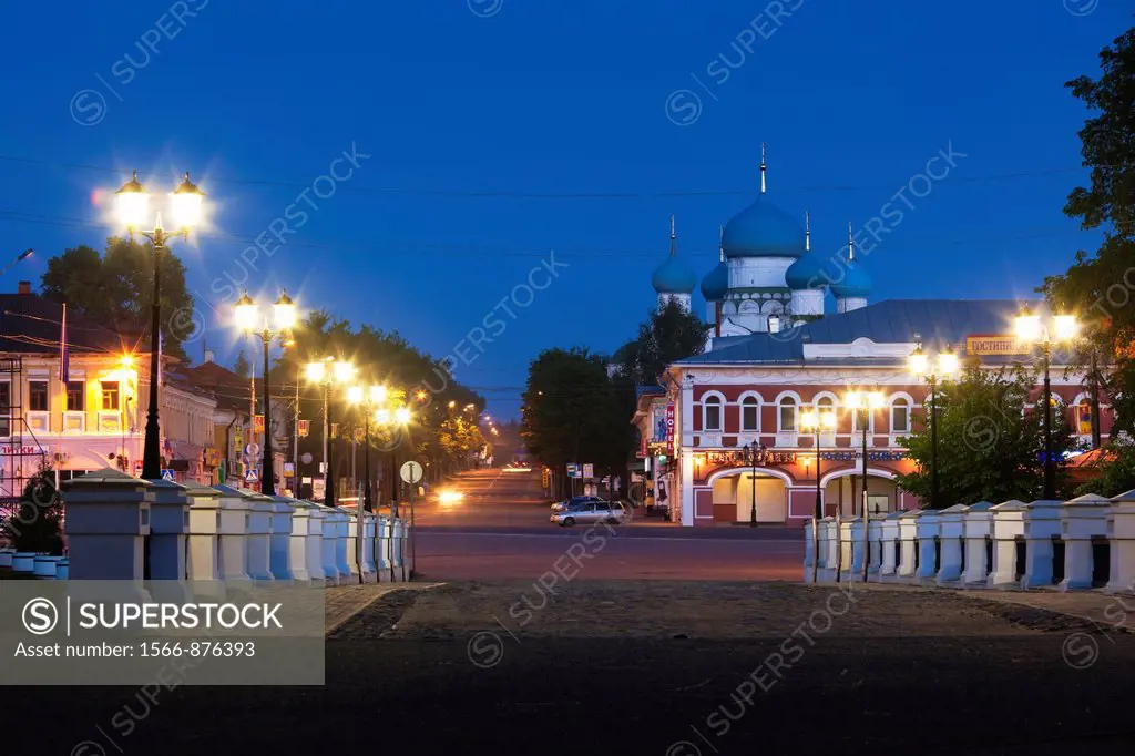 Russia, Yaroslavl Oblast, Golden Ring, Uglich, Uglich Kremlin, entrance bridge, evening