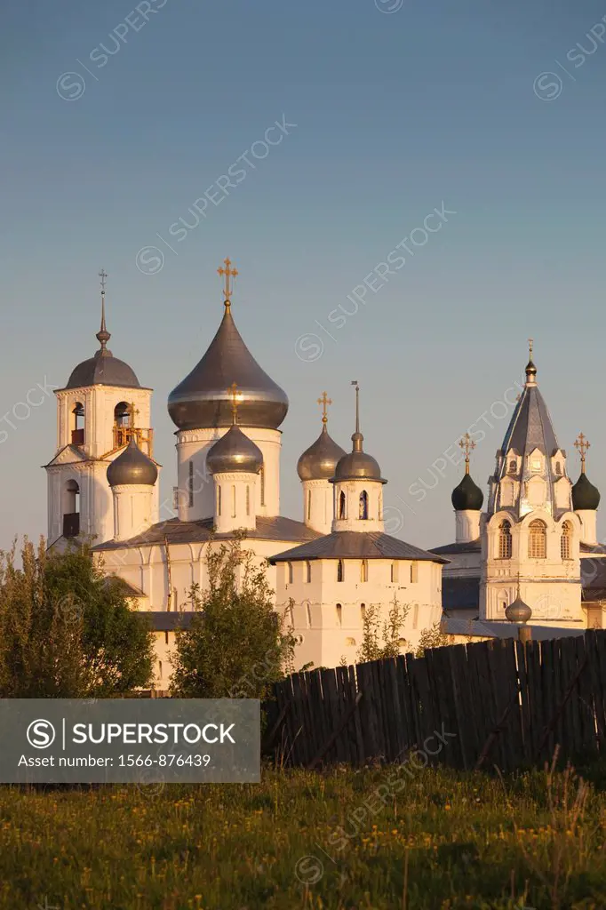Russia, Yaroslavl Oblast, Golden Ring, Pereslavl-Zalessky, Nikitinsky Monastery, late afternoon
