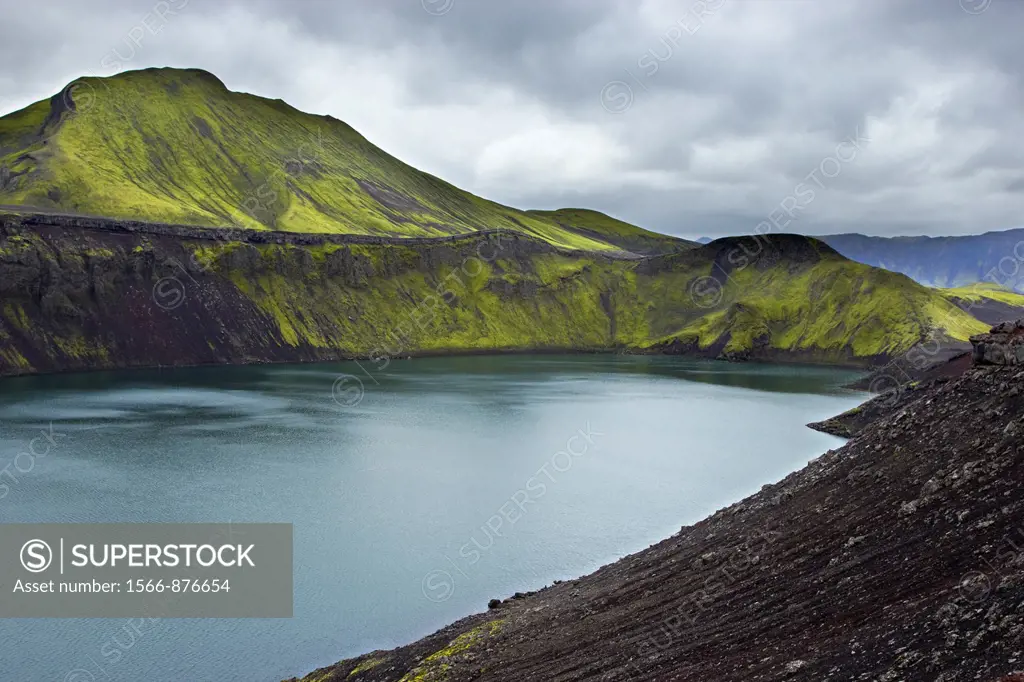 Blahylur crater lake, Landmannalaugar, Fjallabak Nature Reserve, Iceland