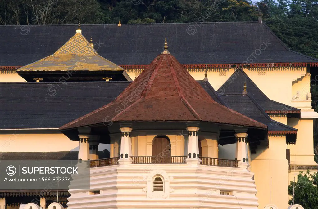 Temple of the Tooth Sri Dalada Maligawa with in middle Pattirippuwa Octagon tower, Kandy, Sri Lanka