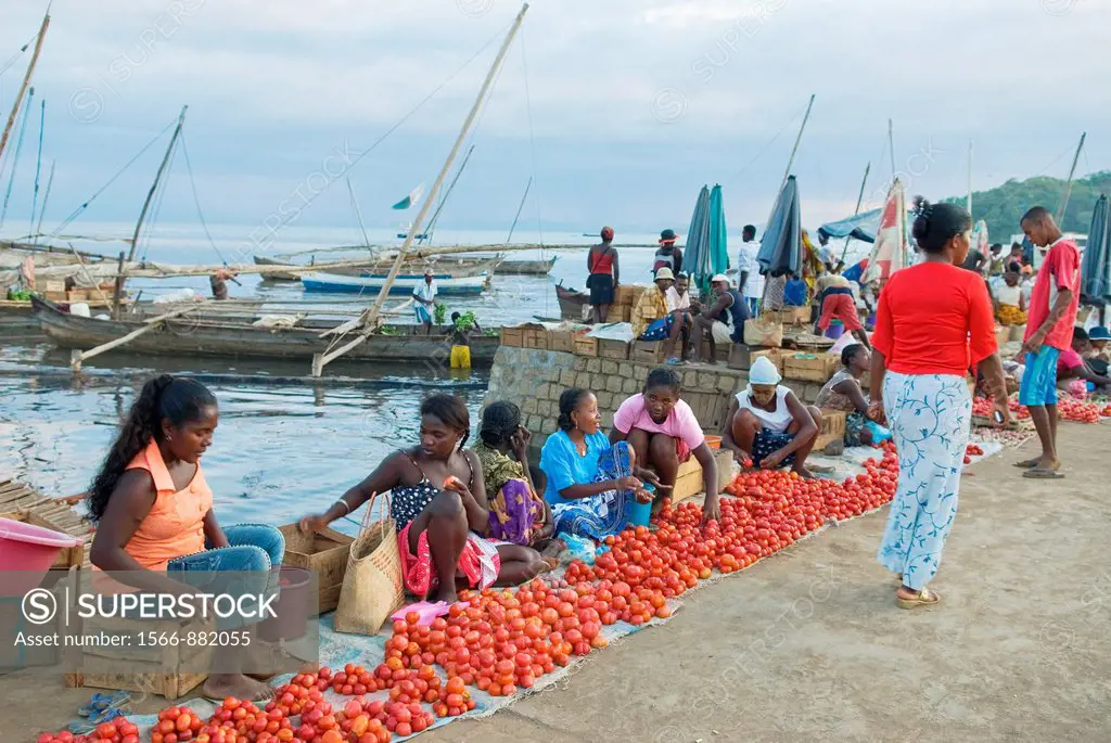 big market on the harbour, Hell-Ville Andoany, Nosy Be island, Republic of Madagascar, Indian Ocean