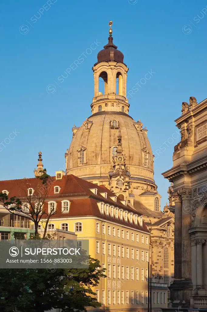 dome of the Church of Our Lady viewed from Brühls Terrace, Dresden, Saxony, Germany, Europe