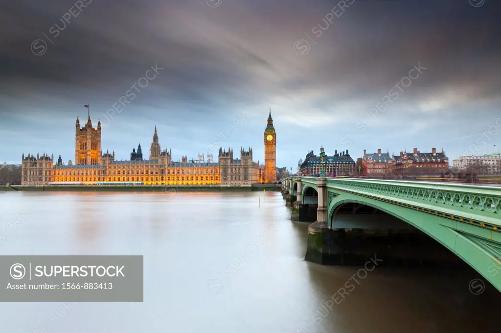 Houses of Parliament with Clock Tower (Big Ben) and Westminster Bridge spanning the River Thames, London, England, UK, Europe