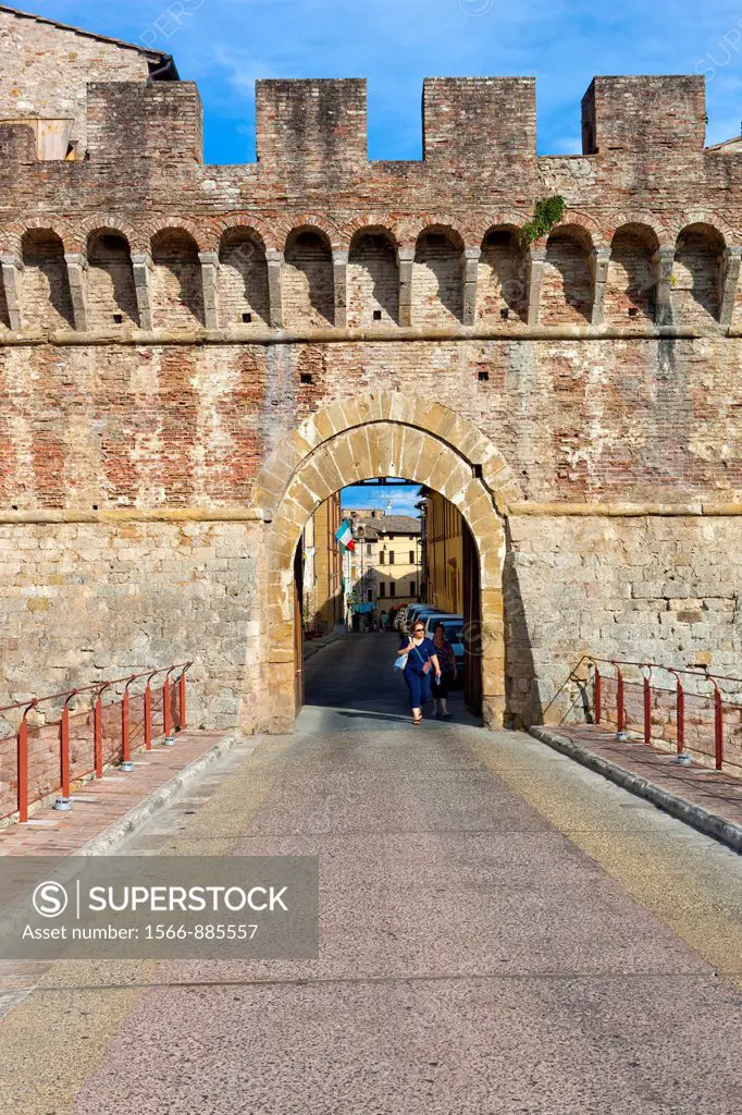 Wall and entrance gate to Colle di Val d´Elsa or Colle Val d´Elsa is a town and comune in Tuscany, Province of Siena, Italy, Europe