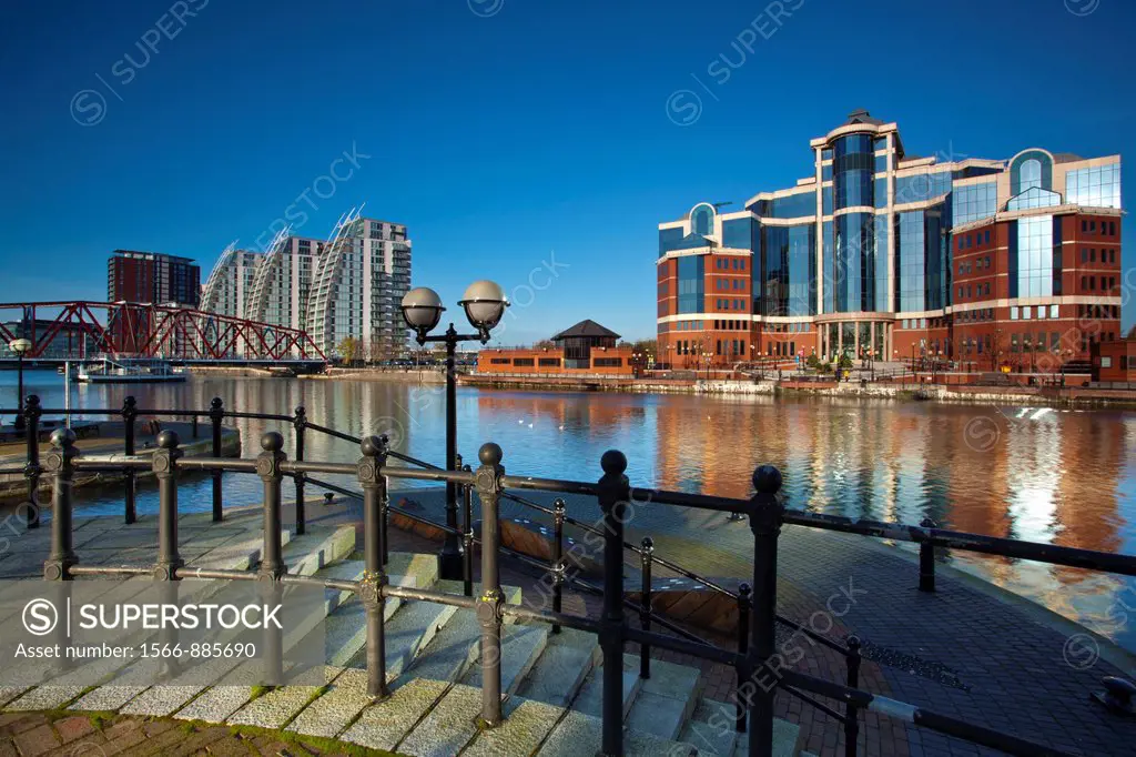 England, Greater Manchester, Salford Quays  NV apartments, Detroit Bridge and Victoria Harbour building located along the Manchester Ship Canal in Sal...
