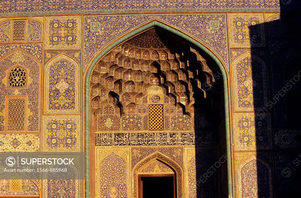 Decorations of the Sheikh Lotf Allah Mosque, Esfahan, Iran