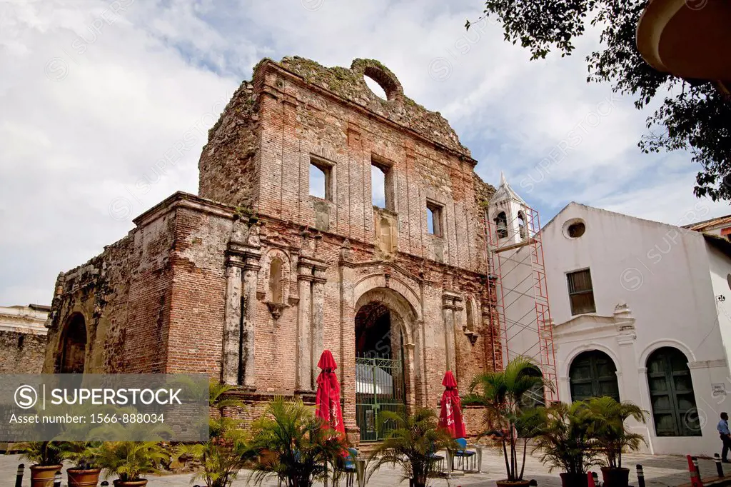Ruins of El Arco Chato & Church of Santo Domingo/ Iglesia de Santo Domingo in Panama City, Panama, Central American